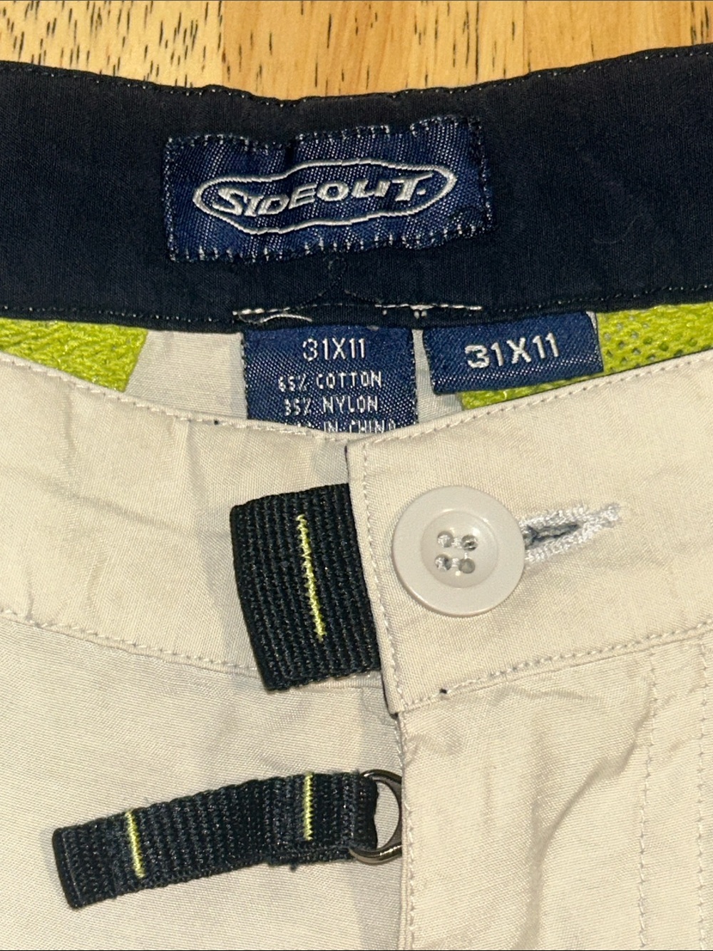 Light Gray Outdoor Cargo Pants with Green Accentso - Picture 4 of 8